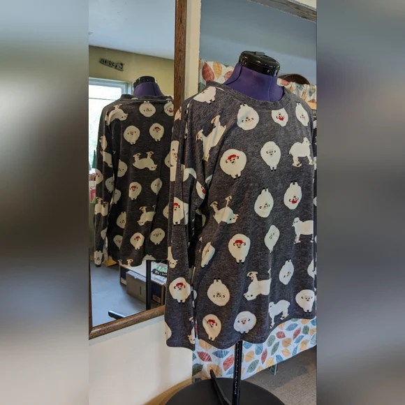 NWOT-Sonoma women's pajamas top and bottom set - Picture 2 of 12